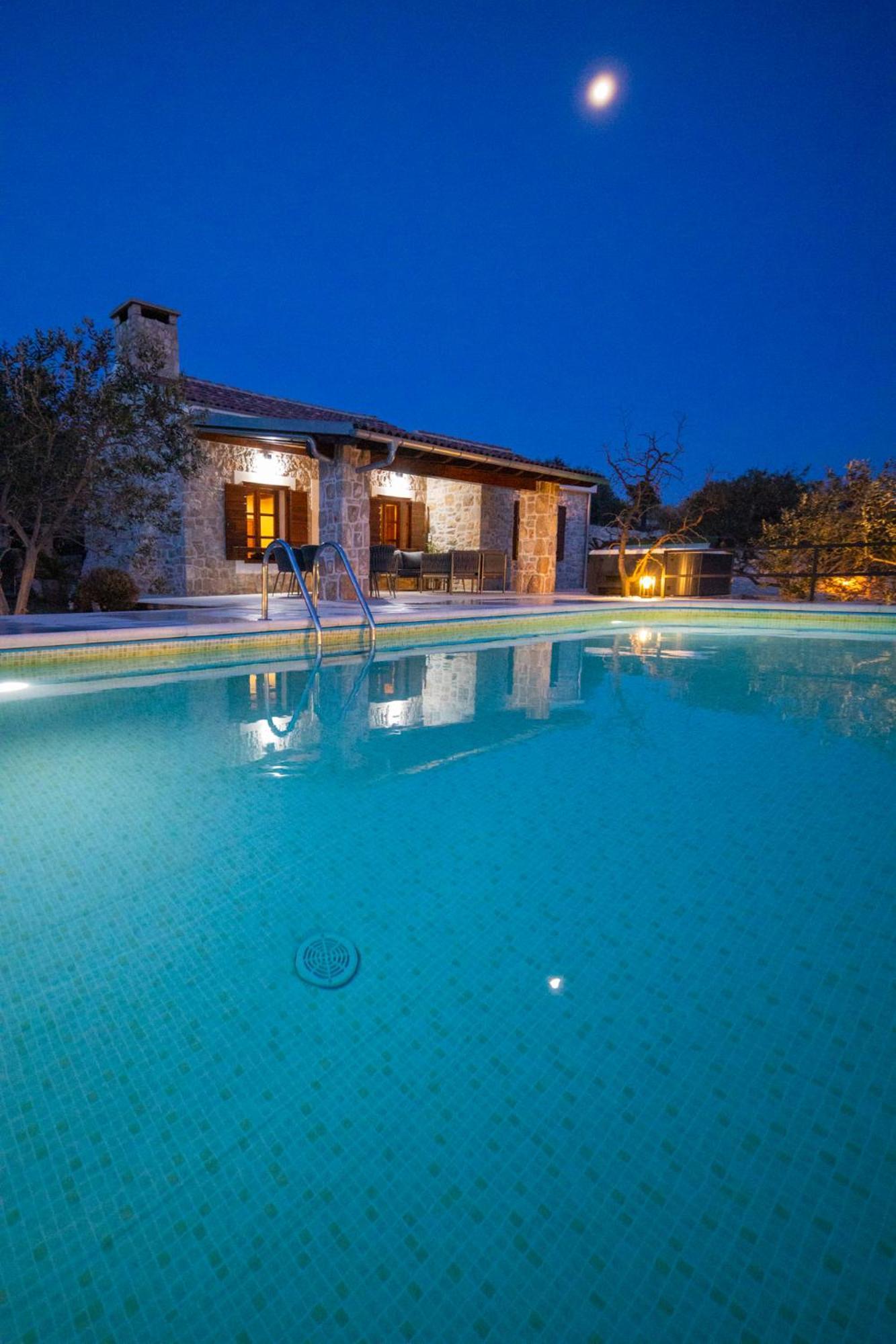 Holiday Home Svemir Драге Экстерьер фото