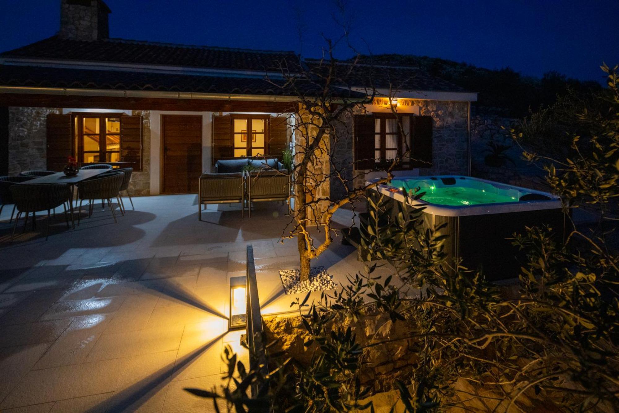 Holiday Home Svemir Драге Экстерьер фото